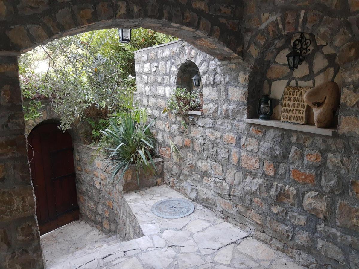 בודווה Sea-Side Old Stone Villa With A Private Garden מראה חיצוני תמונה