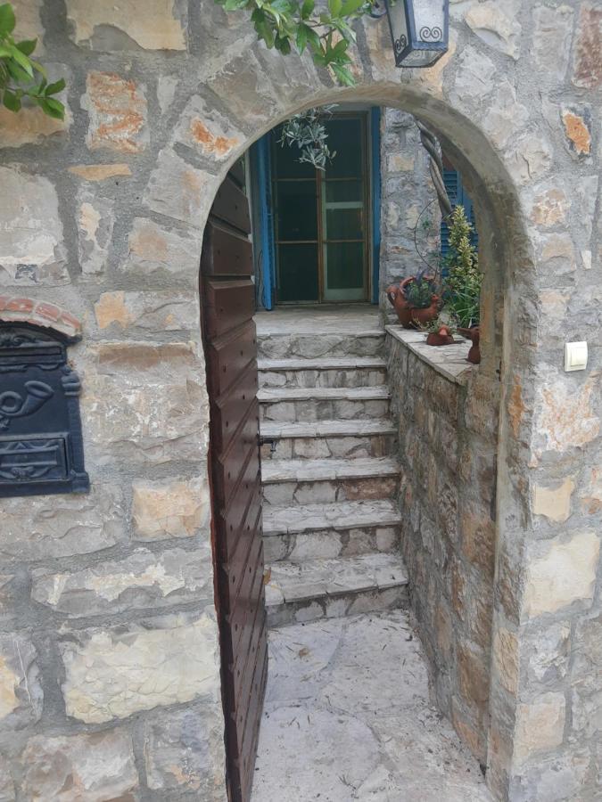 בודווה Sea-Side Old Stone Villa With A Private Garden מראה חיצוני תמונה