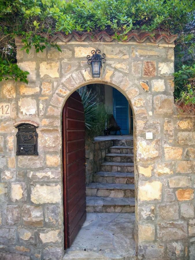 בודווה Sea-Side Old Stone Villa With A Private Garden מראה חיצוני תמונה